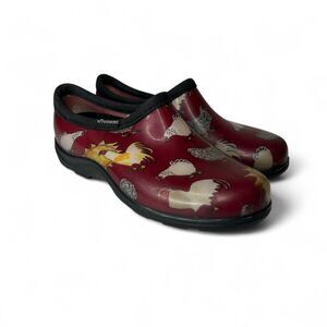 Burgundy rooster print clogs shoes 7 with black rubber sole
